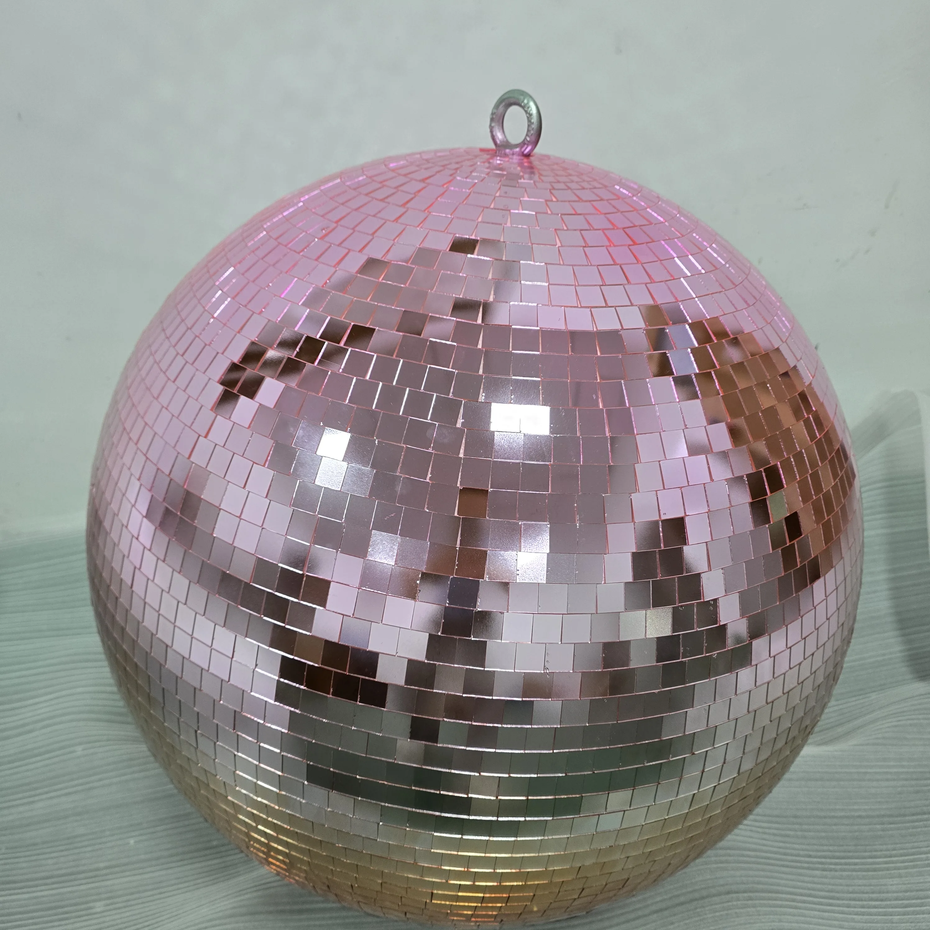 Plastic Christmas Ball Polyethylene Ball with Mirrored Lens, 45cm Colorful Festival Stage LED Lighting Effect Decorative Pendant