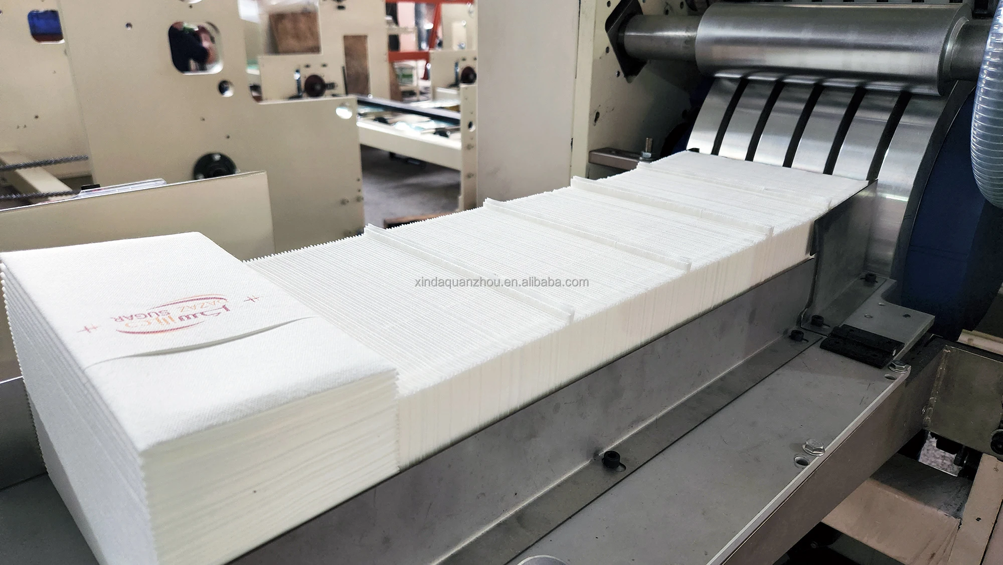 1/8 Folding Automatic Kangaroo Type Dinner Napkin Airlaid Paper Printing Folding Making Machine