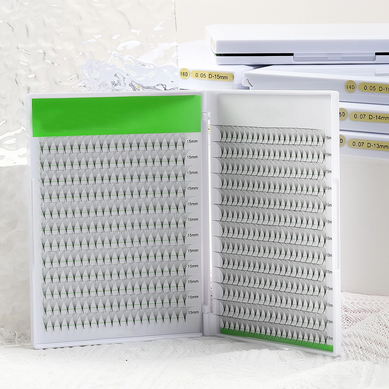 Las Extensions 17mm Dark Premade Volume Fans