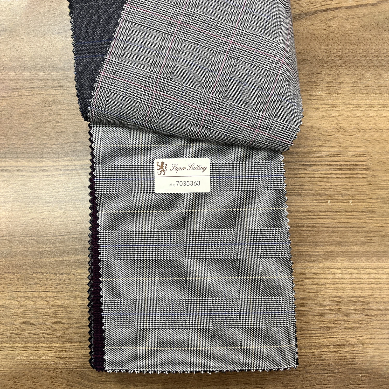 Customized Suit Clothing Fabric Polyester Blend Checkered Fabric