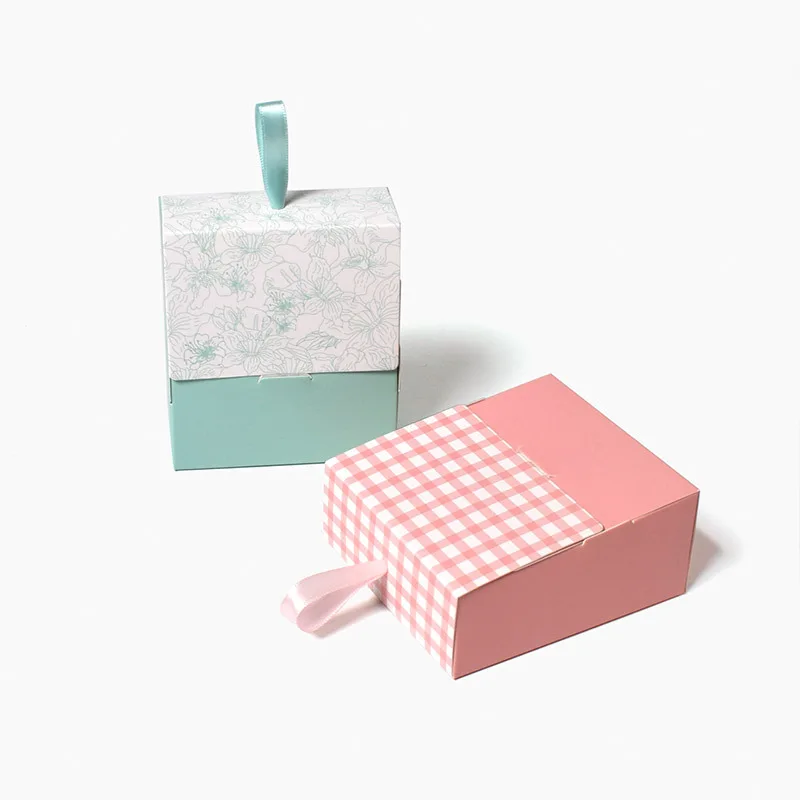 
New Product cute mini plaid stripe cardboard custom eyelash drawer style gift box with handle 