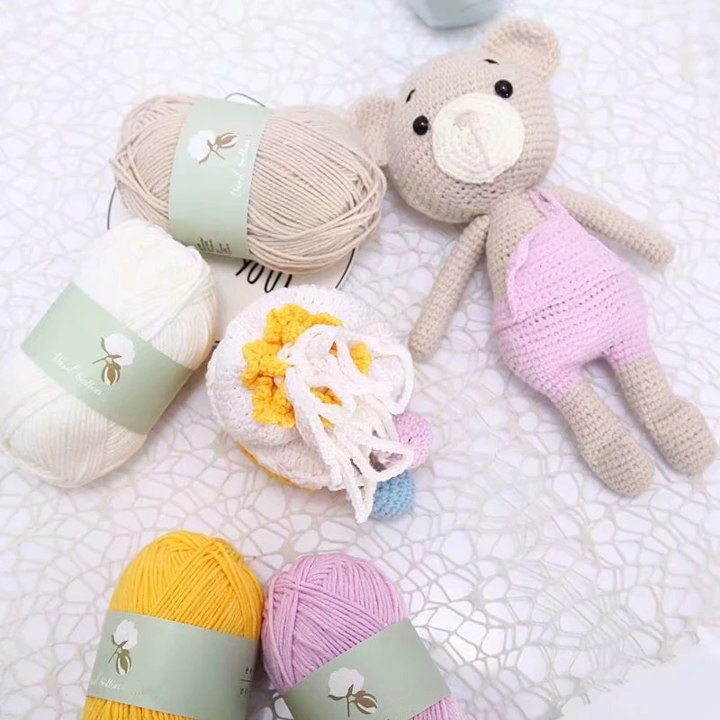 Wholesale milk cotton polyester blended yarn 4 ply cotton yarn for hand knitting