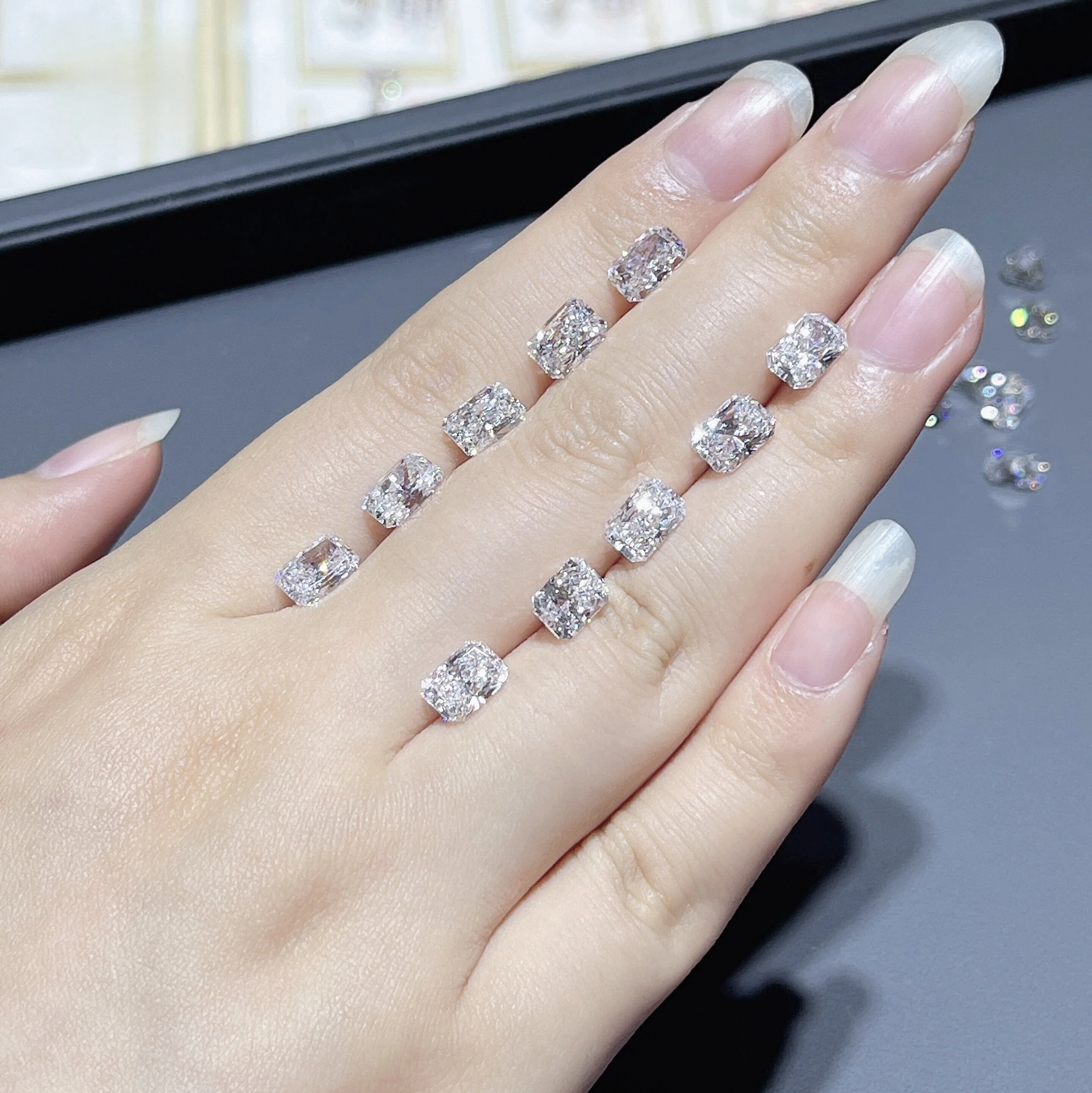 Lab Created VVS VS1 0.3CT 0.5CT 0.8CT 1CT 1.5CT 2CT 3CT 4CT 5CT 6CT HPHT CVD Synthetic IGI Certified Lab Grown Diamond