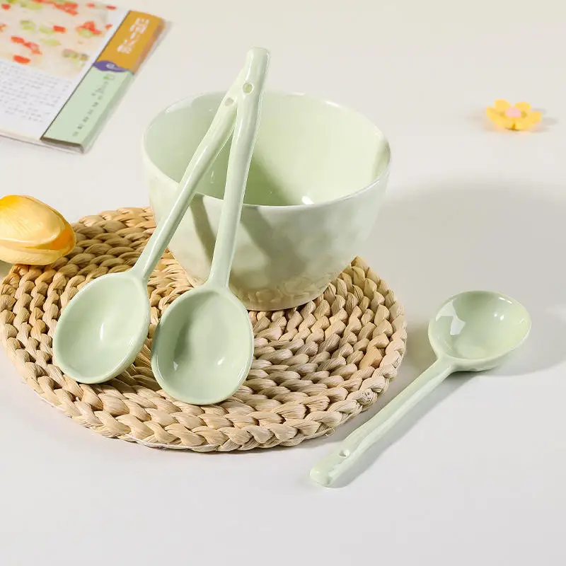 Hot Selling Creative Nordic Beige Green Long Handled Ceramic Spoon Ceramic Matte Milk Dessert Spoon