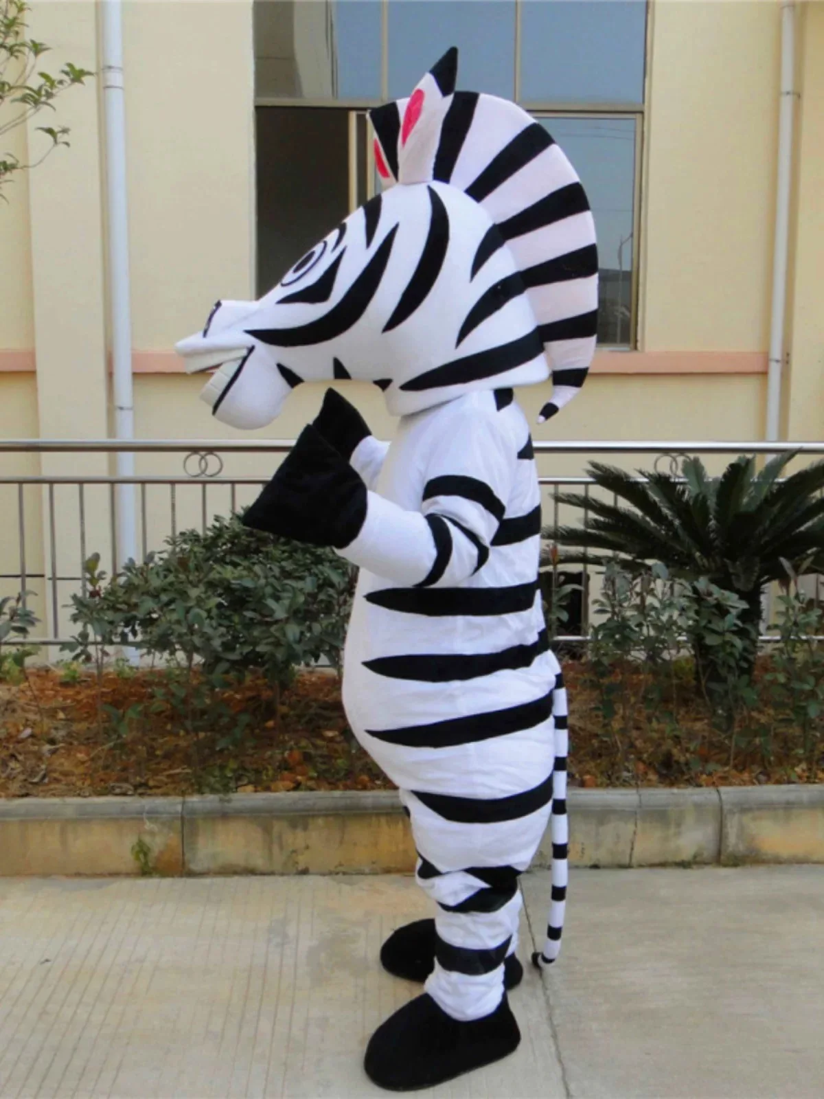 Kinqee Funny Plush Horse Mascot Costume Adult Cartoon Animal Cosplay Walking Halloween Party Dressing Prop