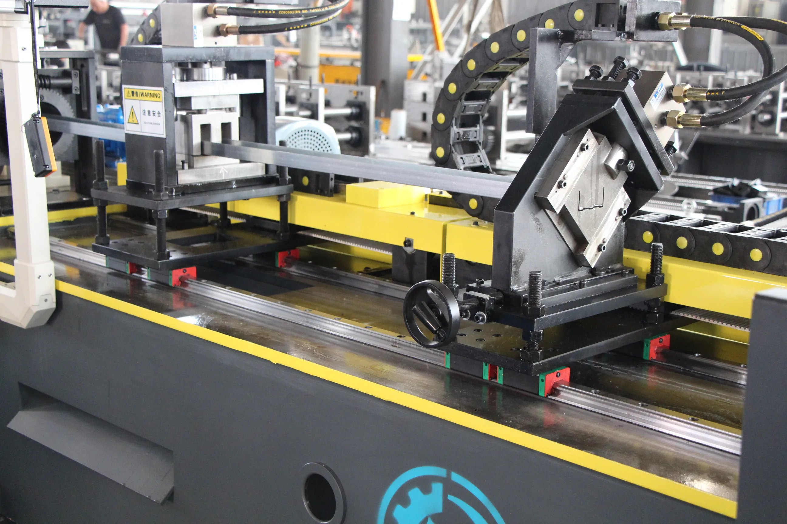 High speed 100m/min metal stud and track roll forming machine drywall making machine c u machine