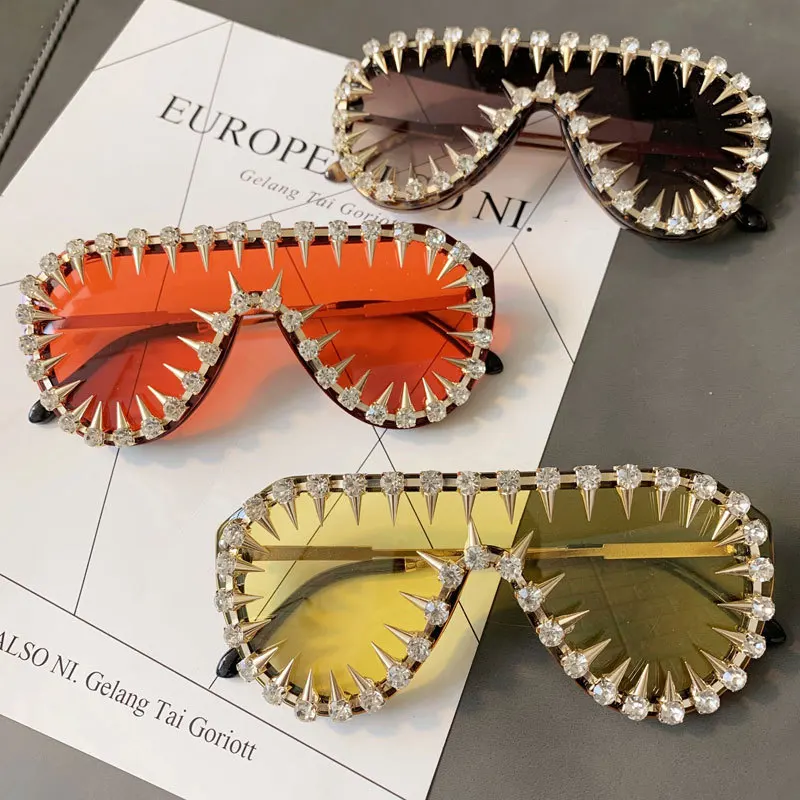 2022 new futuristic One-piece lenses fashion camera glasses women Diamond setting luxury shades sunglasses logo wholesale