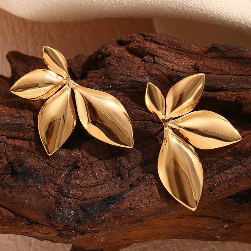Fashion Vintage Leaf Shaped Earrings Minimalist Glossy Flowers Leaf Earrings Gold Plated Leaves Shape Unique Earrings