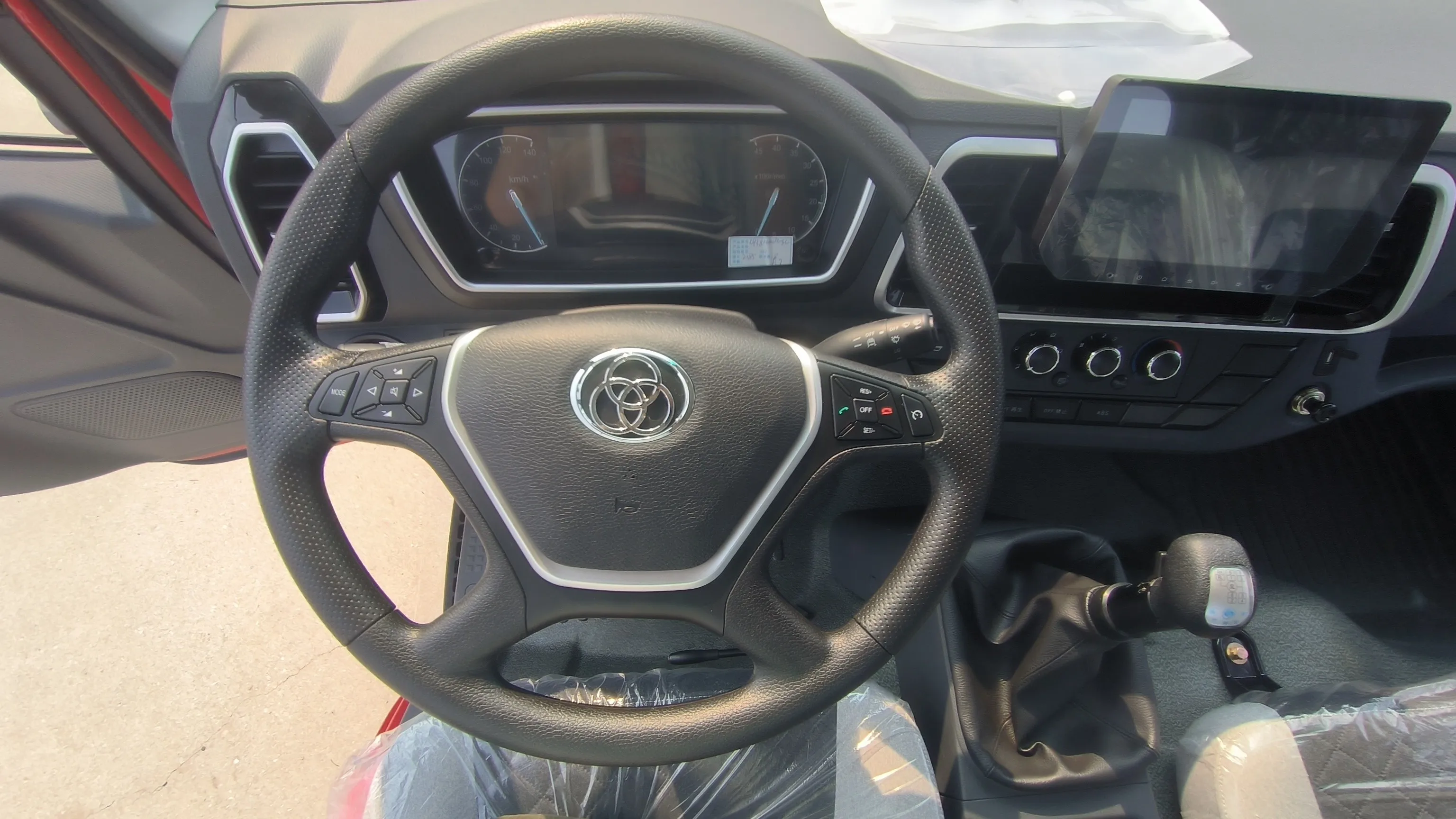 5 Тонн Подержанный Легкий Грузовой автомобиль с левой автоконфигурацией 4x2 дизельный грузовик для продажи