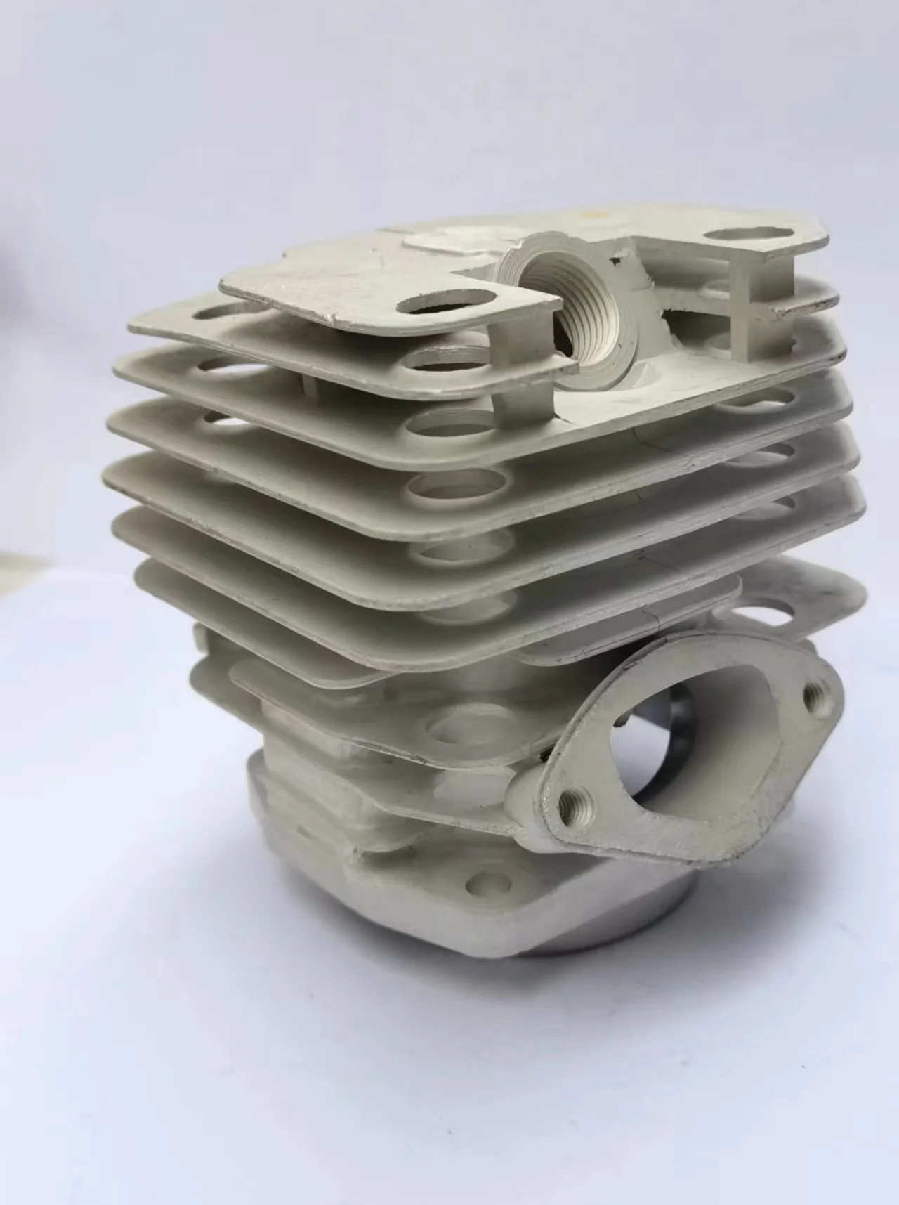 single cylinder large displacement gasoline chain saw for wood cutting machine with all spare parts chain saw assembly cylinder