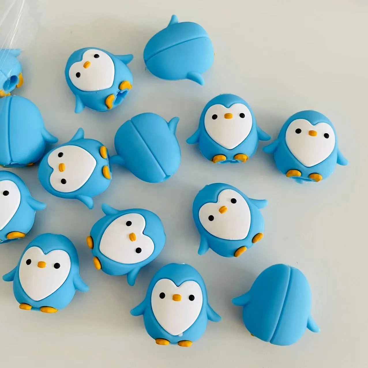 Cartoon Animal Penguin Shaped Cable Protector USB Wire Earphone Line Clip Charger Cartoon Data Cable Organizer