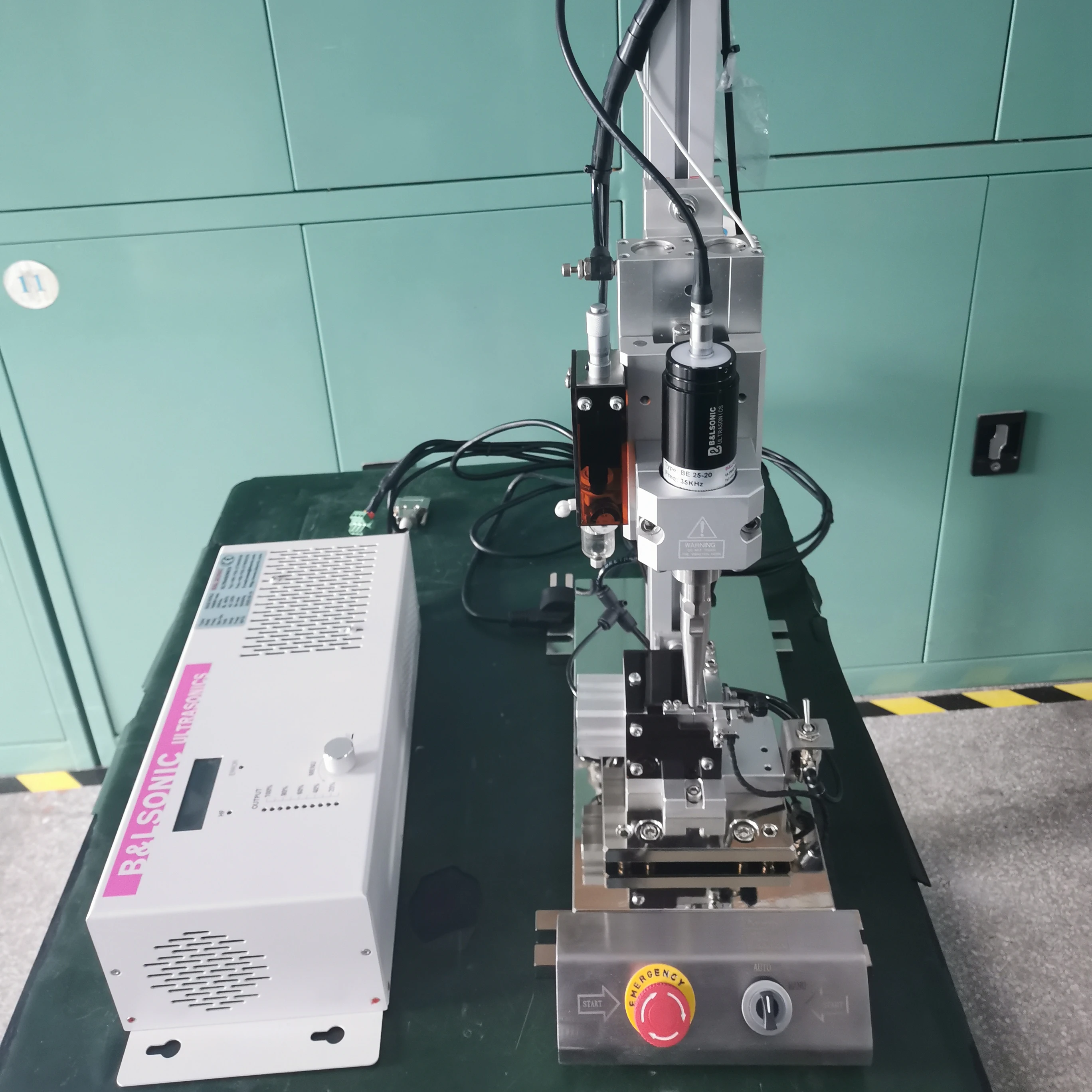 110/220V ultrasonic welding machine for PSA grading card holder with mold