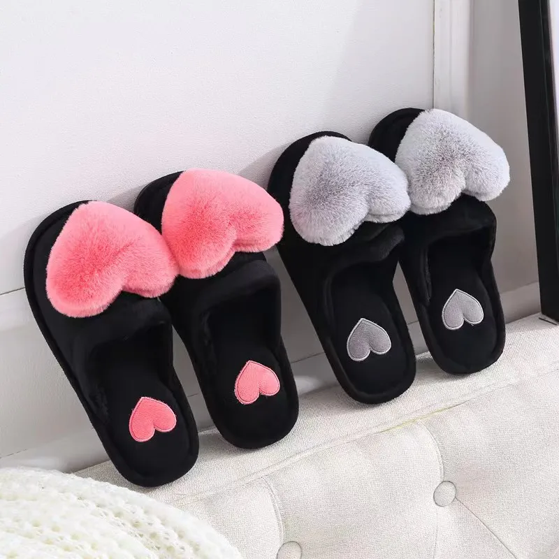 FS232 Cotton slippers in autumn and winter cartoon hearts shoes wholesale floor anti-slip warm lady-like big home slippers.