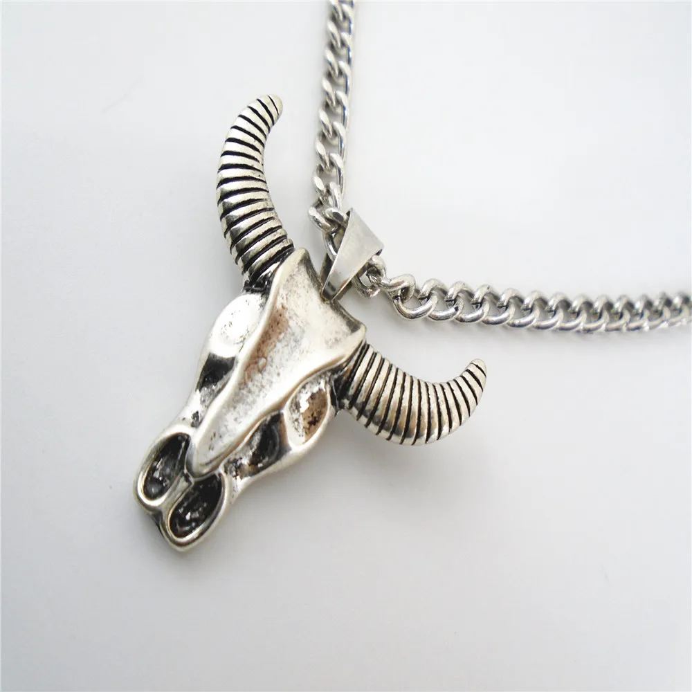 cowboy western of bull head pendant necklace