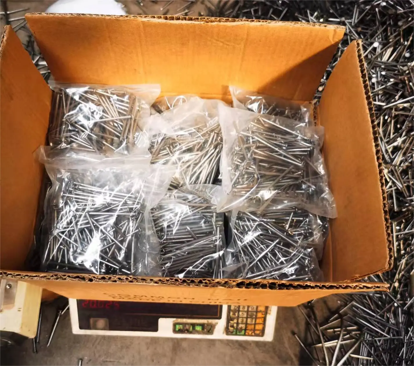 Wholesale bulk 2-5 inch galvanized common round wire nail with high quality