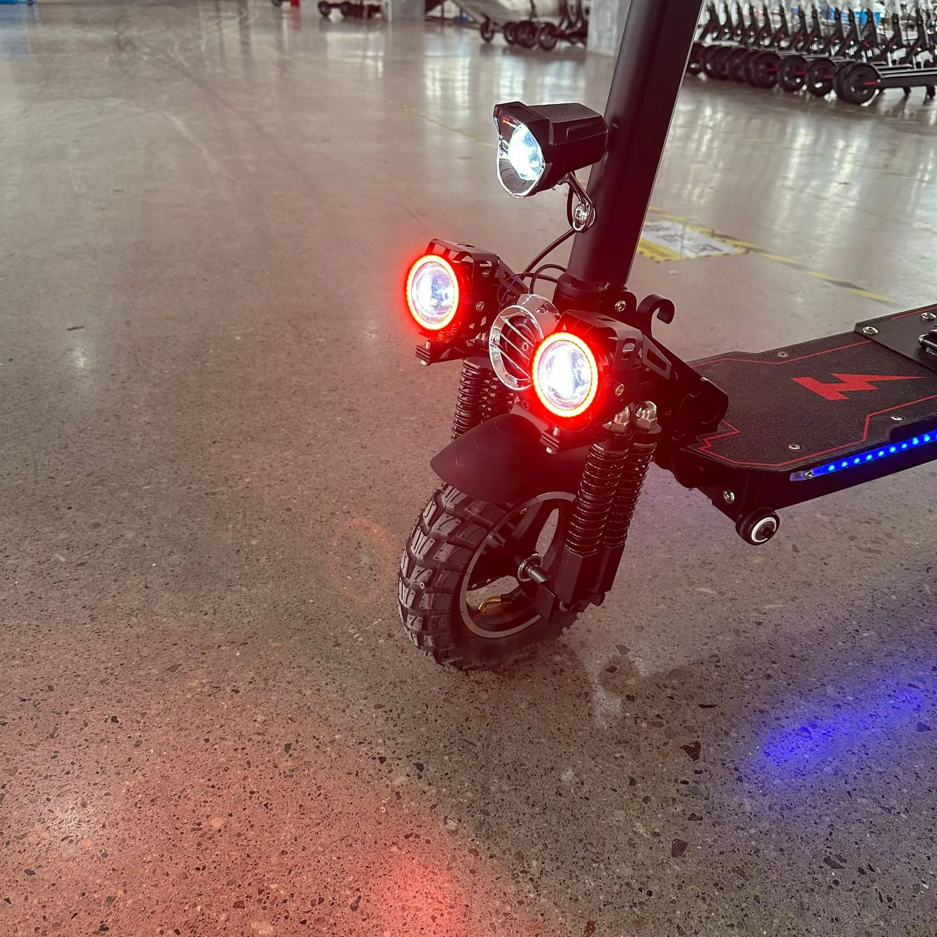 1200W 48V Powerful Adult Electric Scooter 11 InchAll Terrain Mountain scooters Speed 32MPH Foldable city scooter electric