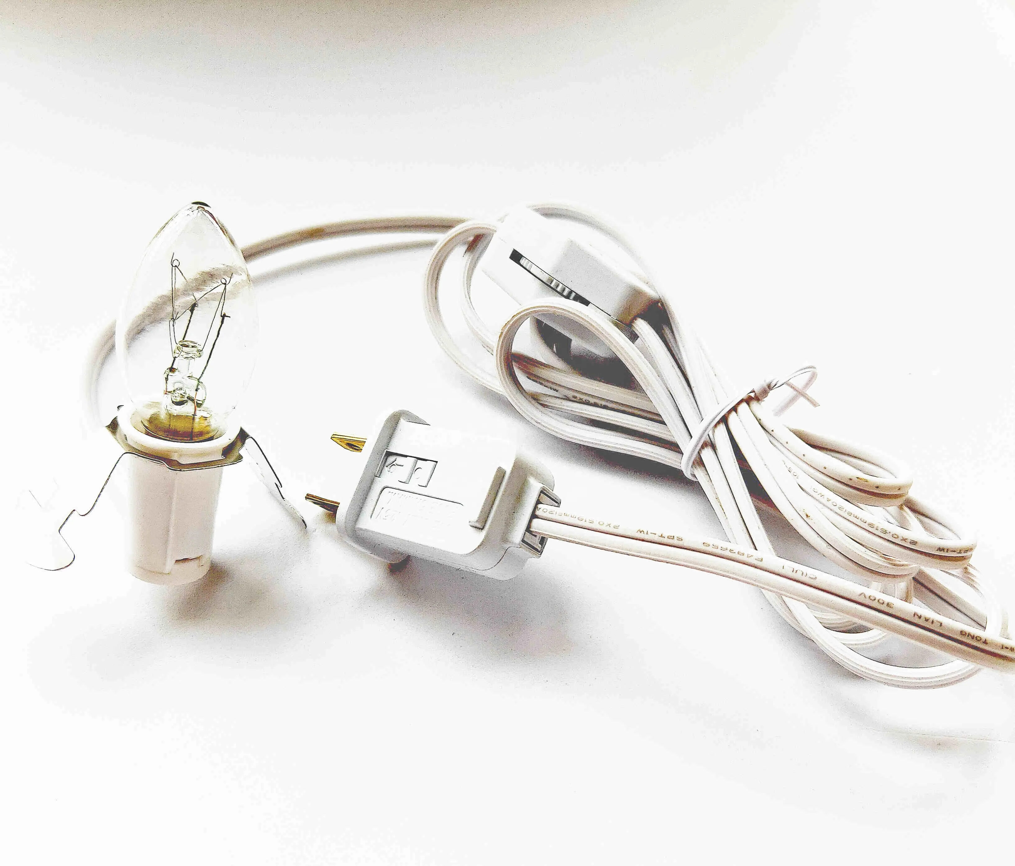 accessory cord 6 feet one bulb with on-off switch white decorative butterfly cord