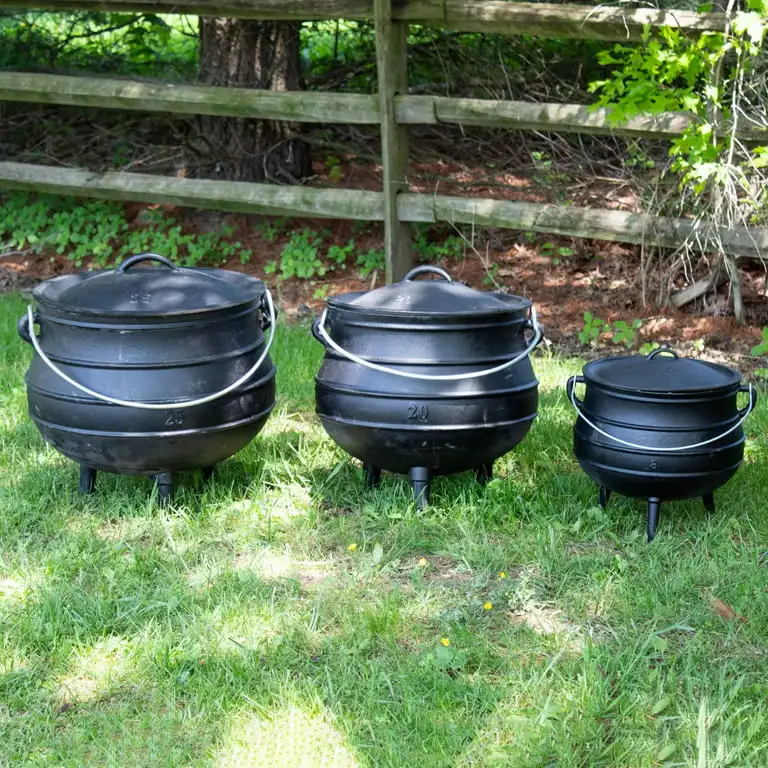 High Quality Pre-seasoned South Africa Three Legged Cast Iron Potjie Pot For Camping Cooking