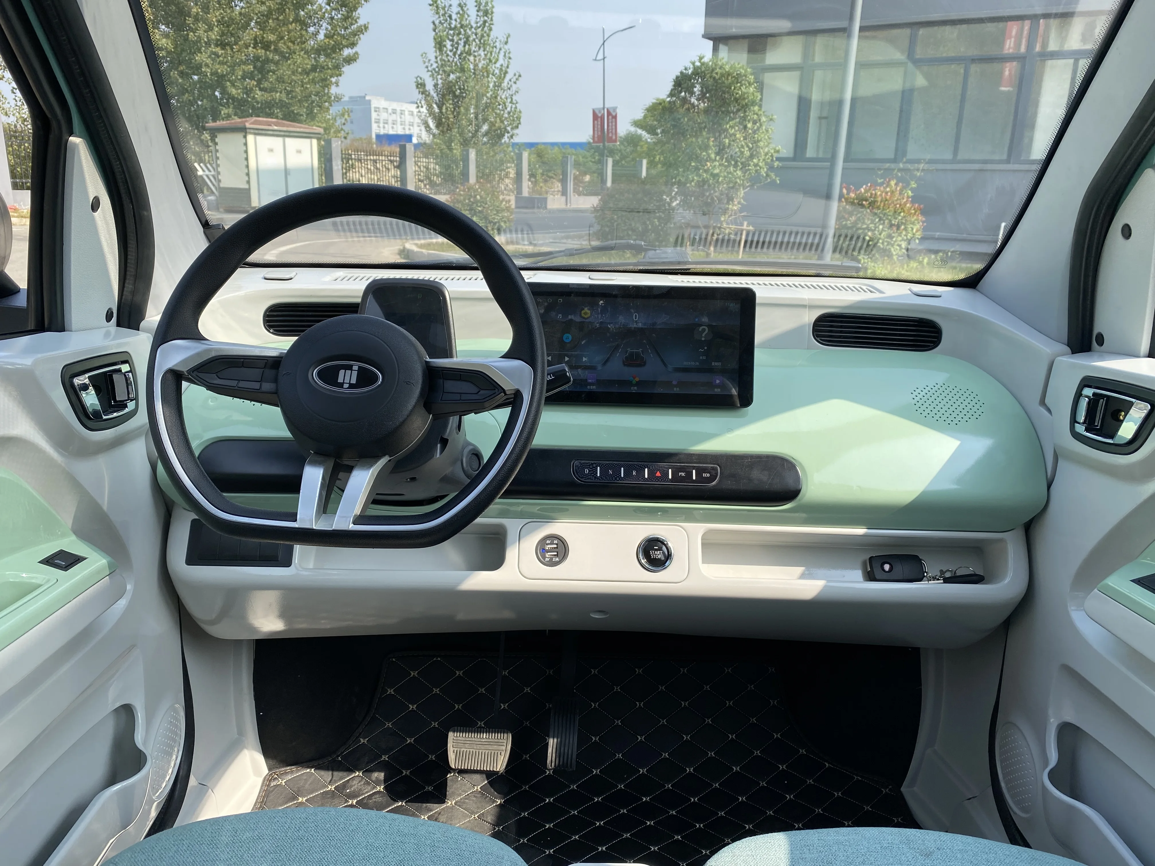 EEC COC High quality 4 seats Chinese Mini Electric Car  for adults