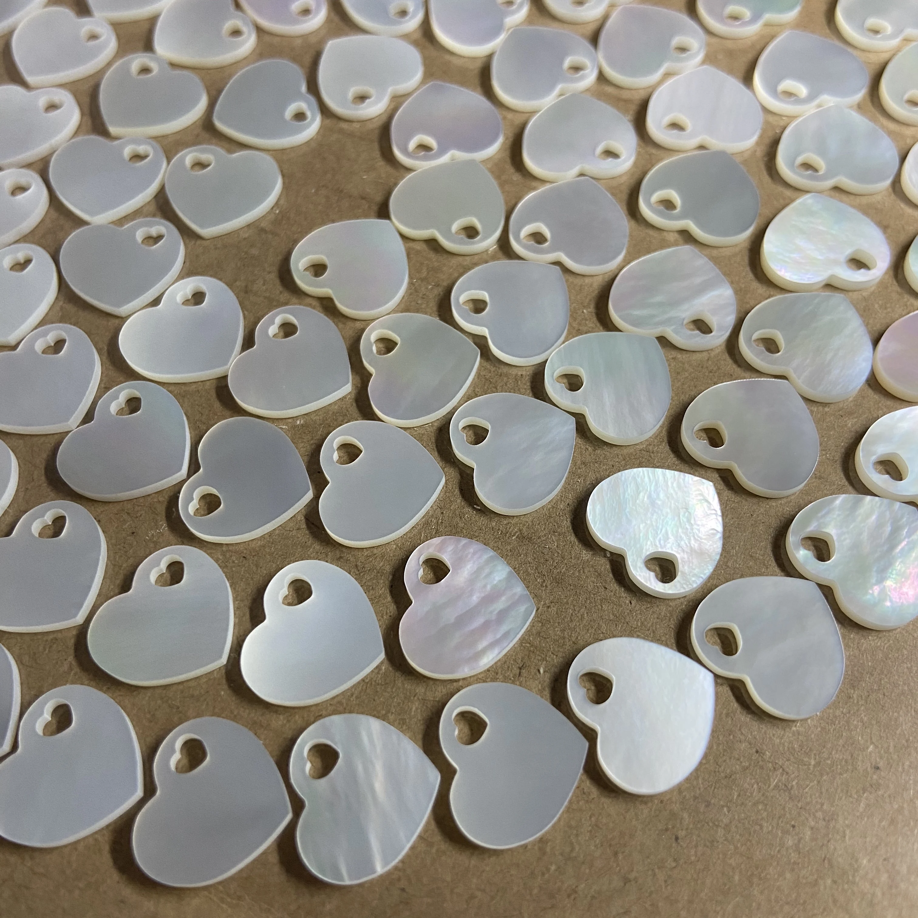 10mm White MOP 20mm 1.5mm Thickness Double Flat Heart Shape Mother Of Pearl Stone Shell Sheet