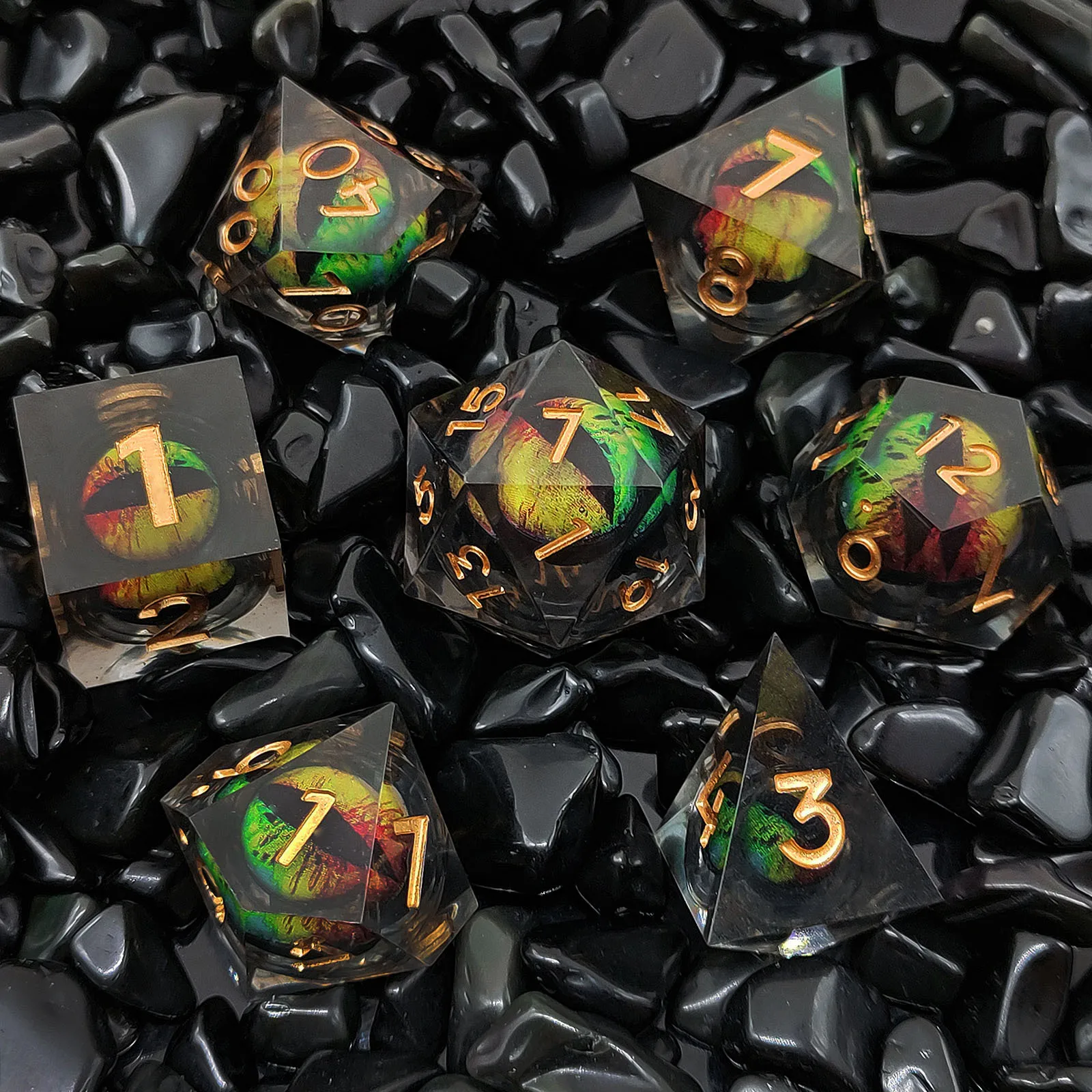 Wholesale DND  Liquid Core Resin Dice  7pcs  Rolling RPG Dungeon Board Game Dice Set  Glitter Sharpen Edges DND Dice