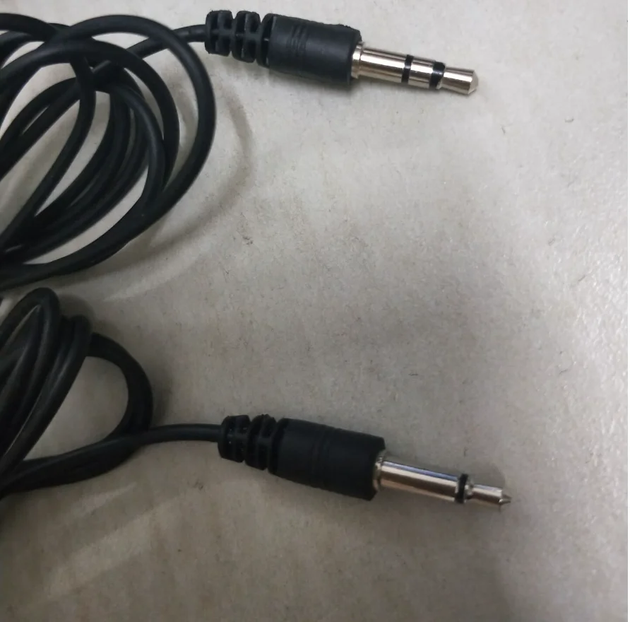 2020  new model Wholesale newest mini wired smartphone collar microphone lapel tie clipon external phone mic  for mobile phone