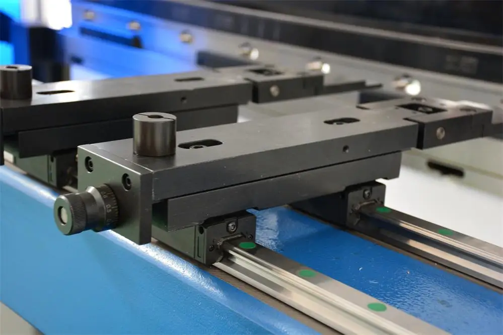 200T/6000 CNC Hydraulic Press Brake Sheet Metal Bending Machine For Sale