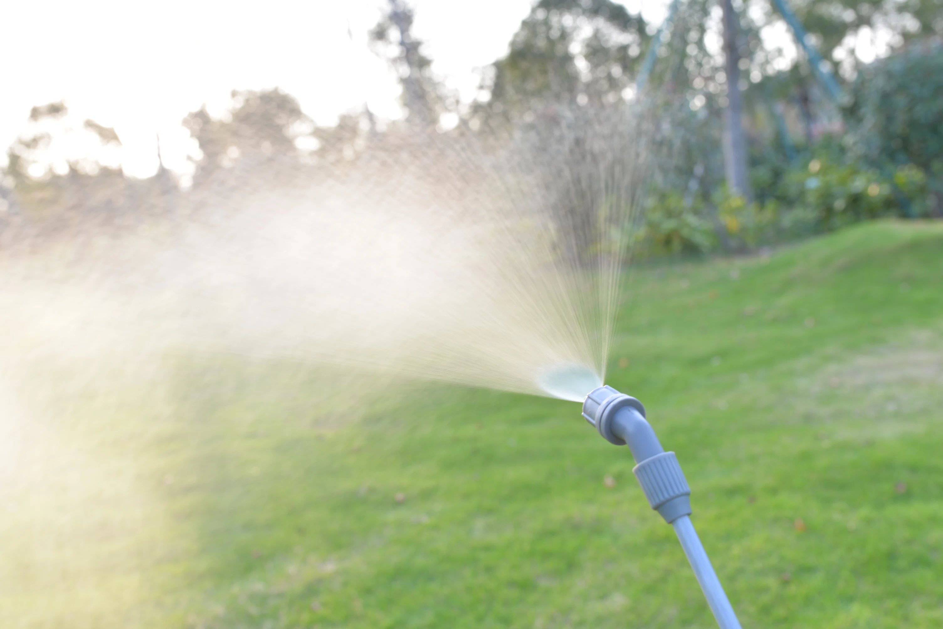 RUIPU 5L/8L Single Shoulder Safety Pressure Relief Plastic Spray Kettle for Agricultural and Garden Use