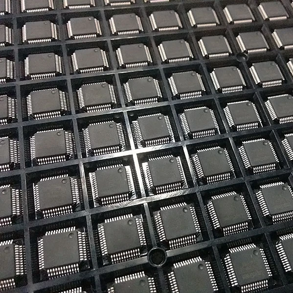 (PLS CONTACT US FIRST) XCV300-4BG352C XILINX BGA-352 IC Integrated Circuit (IN STOCK-FAST SHIP)