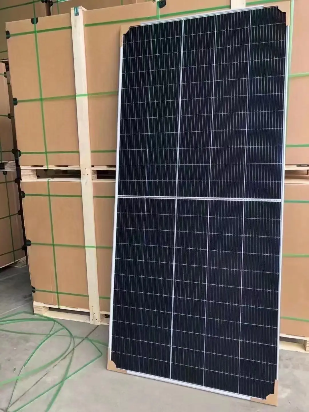 High Efficiency PERC Monocrystalline Cell Solar Panels 530W 535W 540W 545W Sunpower Photovoltaic Modules 550 Watts
