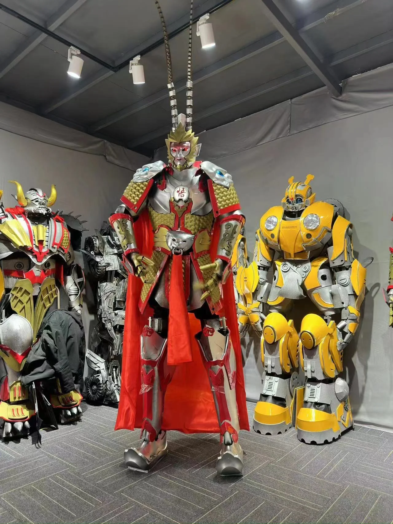Adult king  of Monkey LED Large Props Armor Character Robot Costume Wearable Robot Mascot Cosplay Costume for Amusement Park