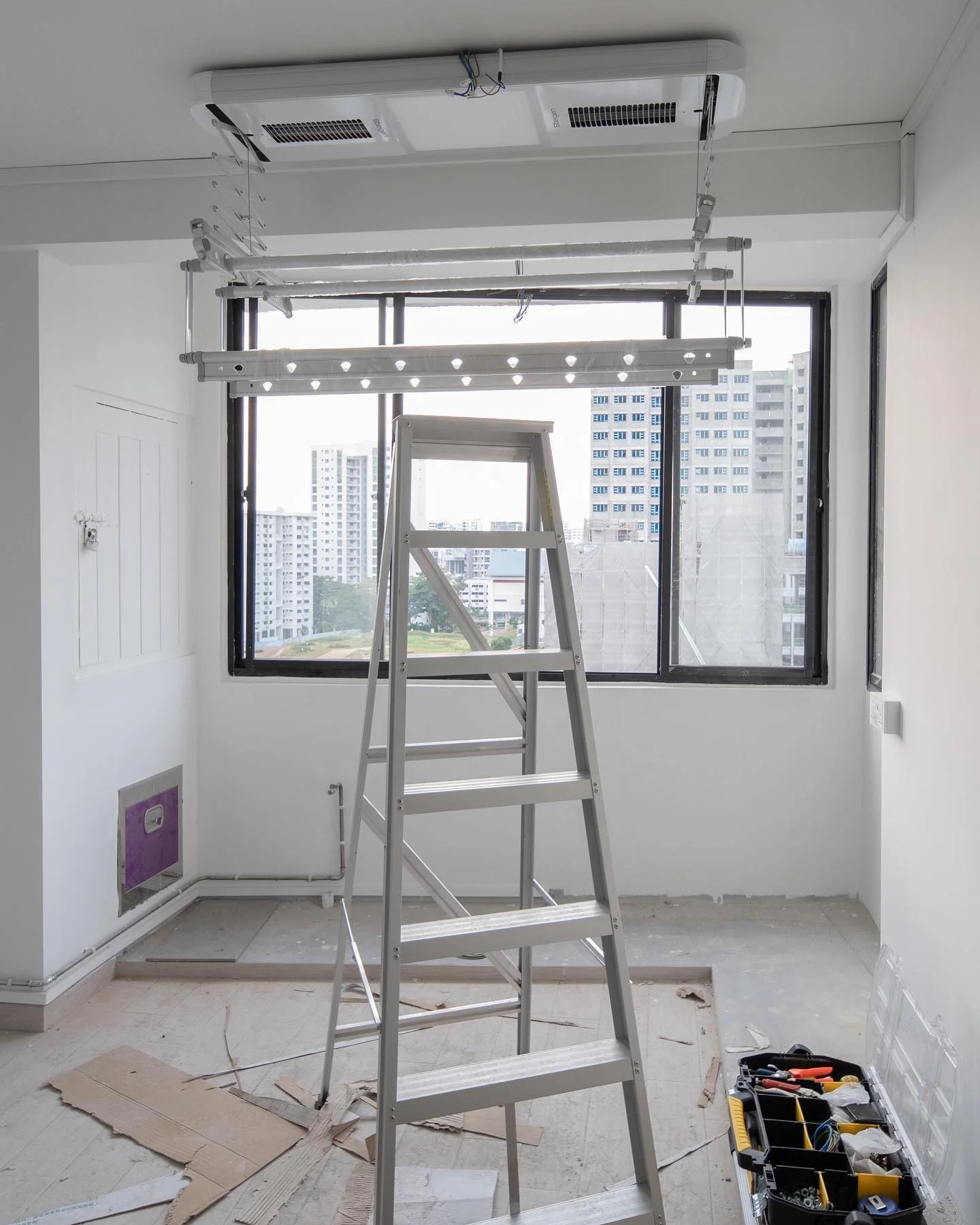 Small Wall Mounted Cloth Dryer Auto Lift Electric Drying Heated Clothes Dryer For Smart Laundry Supplies