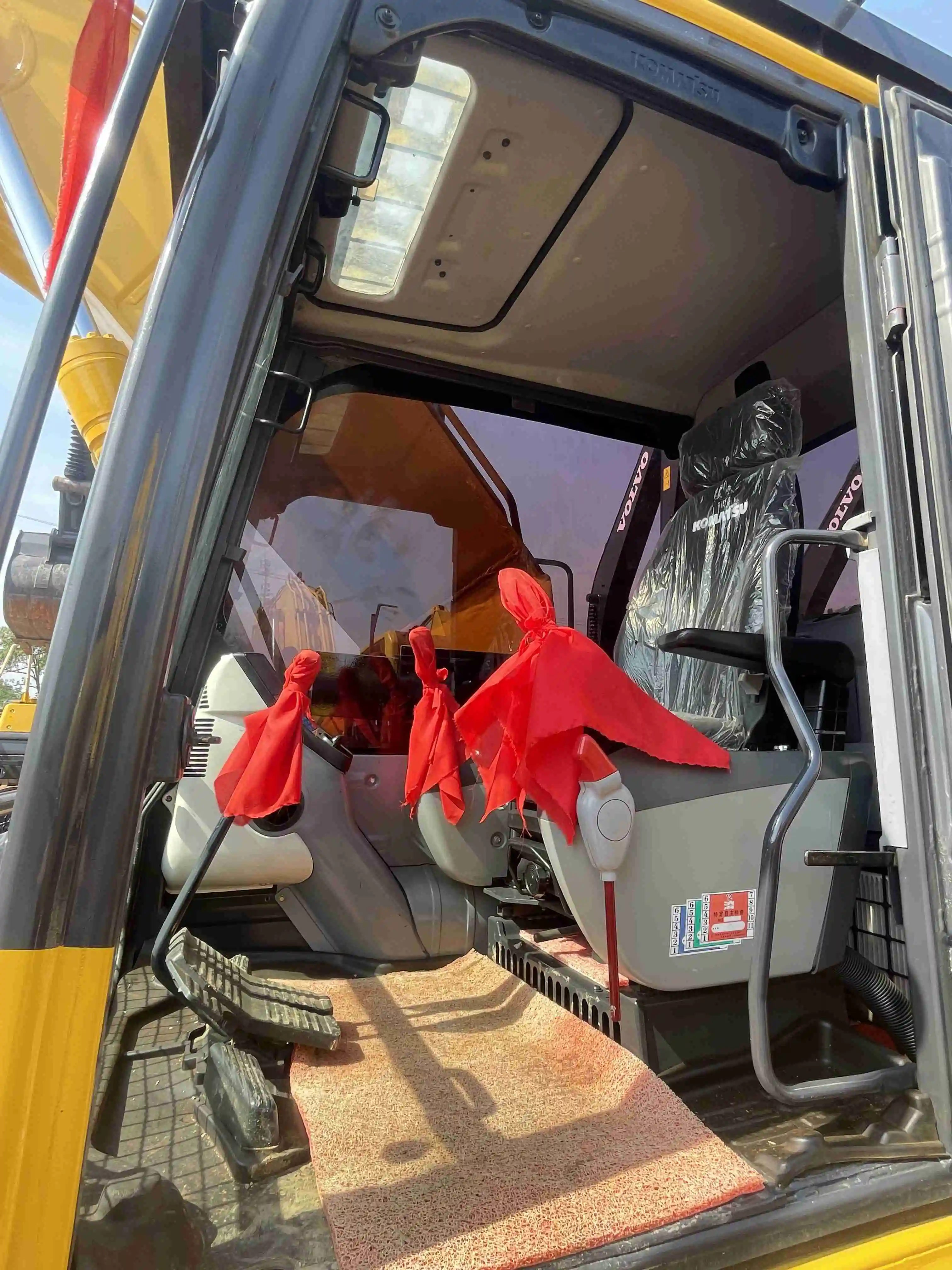 Ultra low price spot second-hand excavator KOMATSU PC220 22TON accessories complete