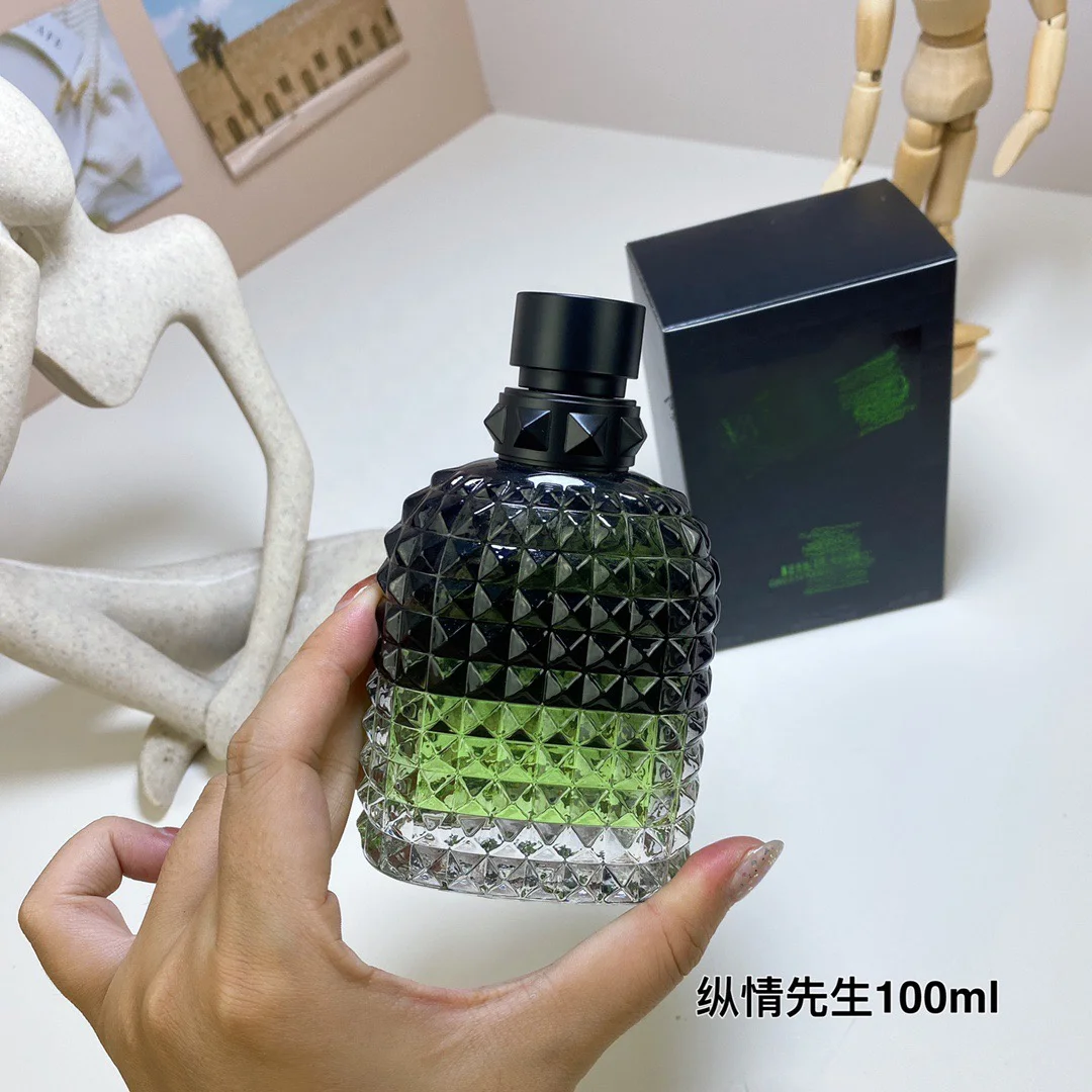 Men Perfumes Born in Roma Green Stravaganza Eau De Toilette Spray for Men Hot Sale