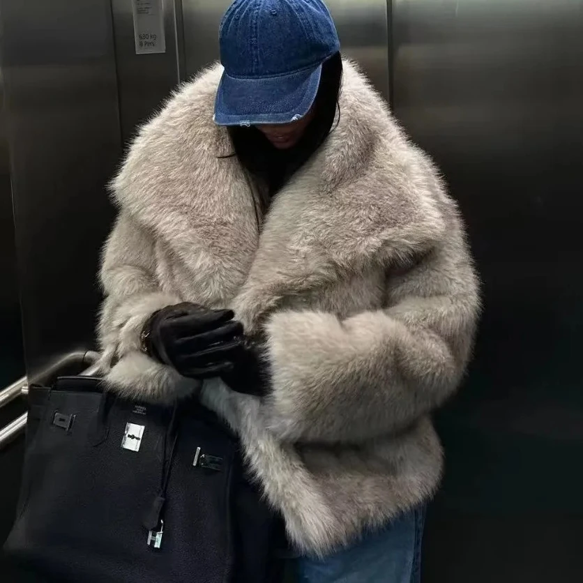 Fashion Soft Faux Fur Jacket Custom Long Sleeves Furry Wholesale Thick Warm Winter Fluffy Bubble Artificial Fur Coats for Women