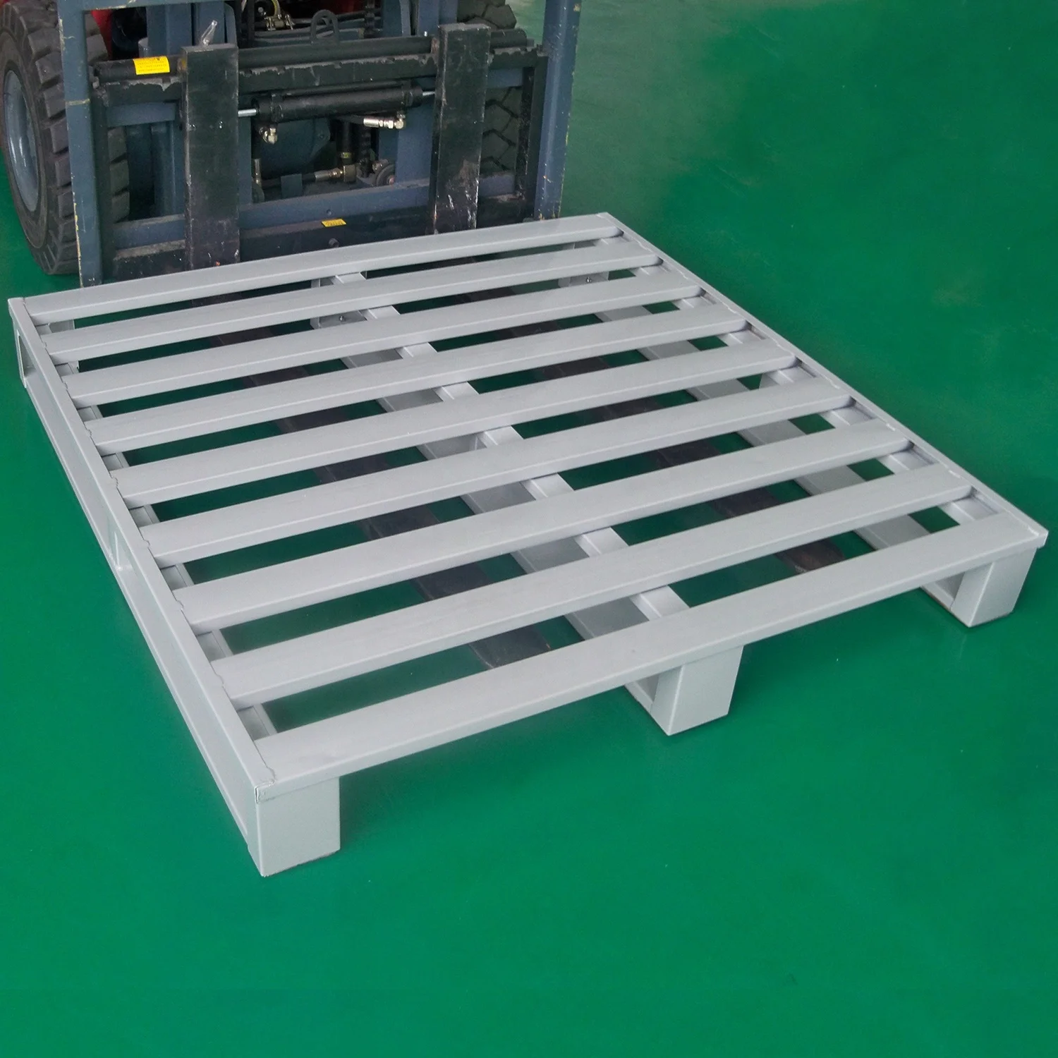 Peterack Flat Steel Pallet 1500Kg Load Pallet Racking Warehouse Storage Heavy Duty Stackable Steel Pallets 4-way