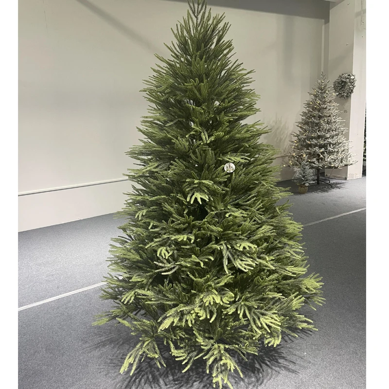 Factory Direct Fir Shape Prelit Christmas Tree PE PVC Branch Outdoor Fat Luxury Christmas Tree With Warm Led