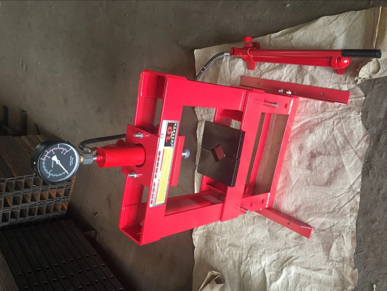 CE Standard Vehicle Equipment Hydraulic Shop Press With Gauge Hydraulic Shop Press Single Pump With Gauge