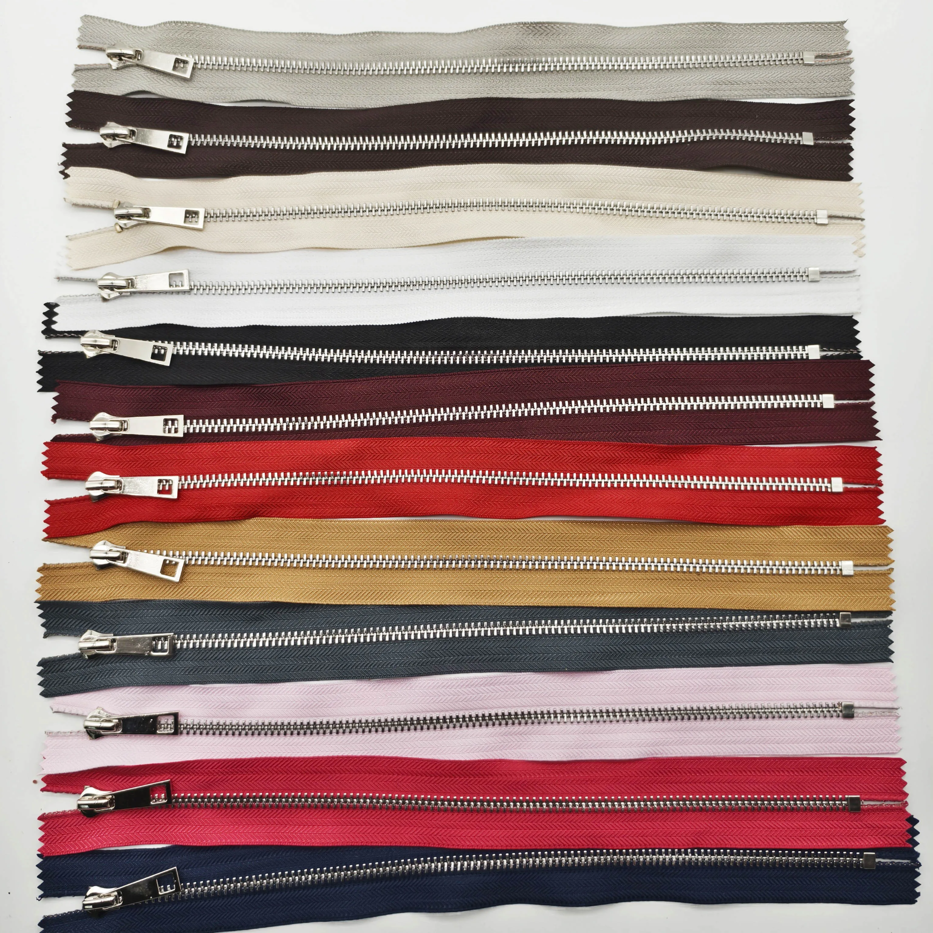 8# Metal zipper Factory Wholesale Custom Gold Teeth for Zipper Auto Lock Various types of Metal zipper for clothes