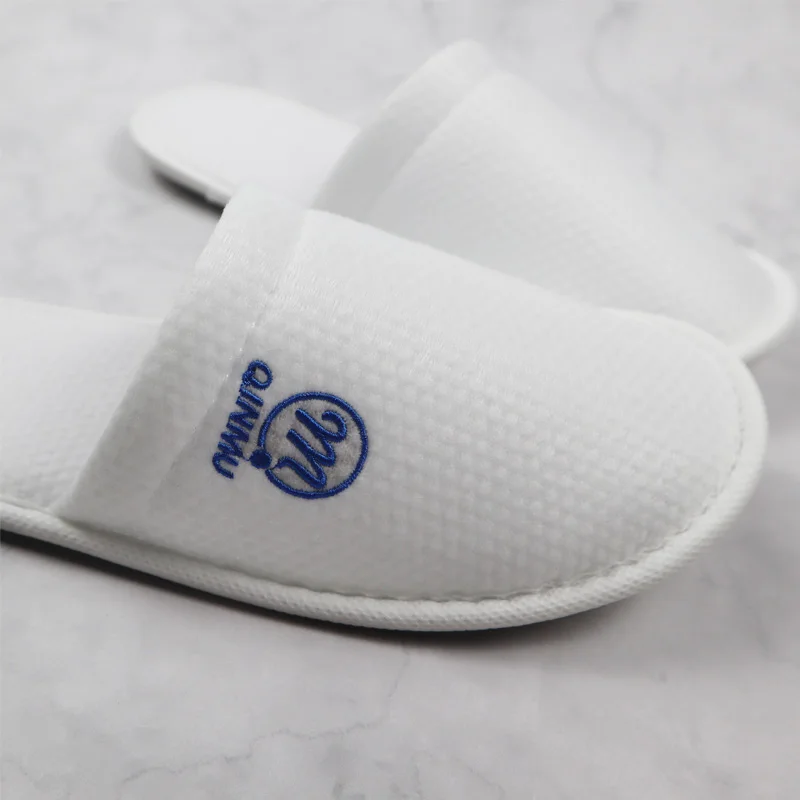 Customized Hotel Disposable Slippers Bedroom White Slippers For Hotel Guest Room Spa Travel