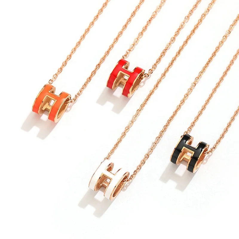 European Jewellery INS Non Tarnish Free Jewelry Red Enamel H Name Necklace Plating Rose Gold Stainless Steel Letter H Necklace