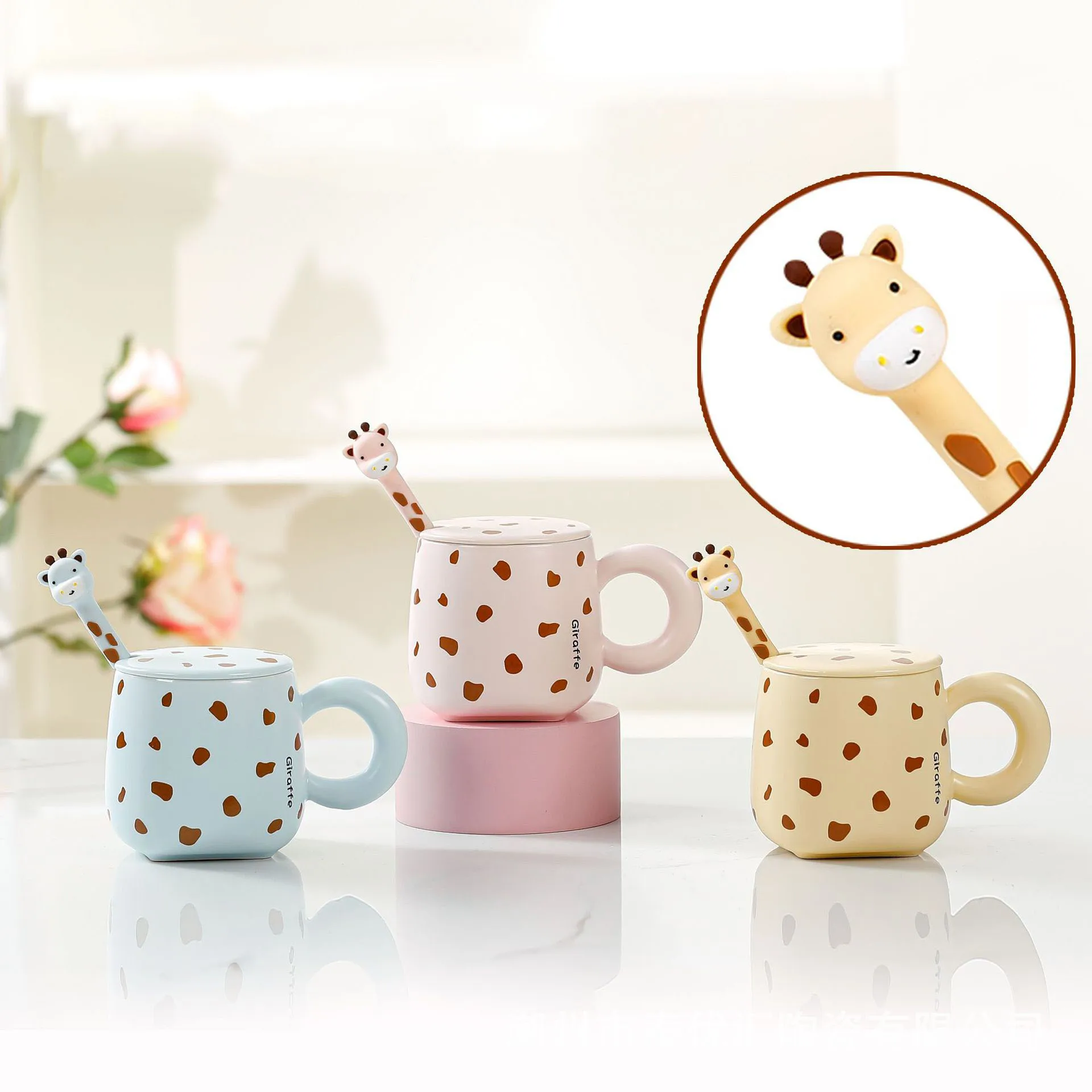 Creative cartoon cream spot giraffe ceramic Custom mug  with lid spoon for business gifts and birthday celebrations