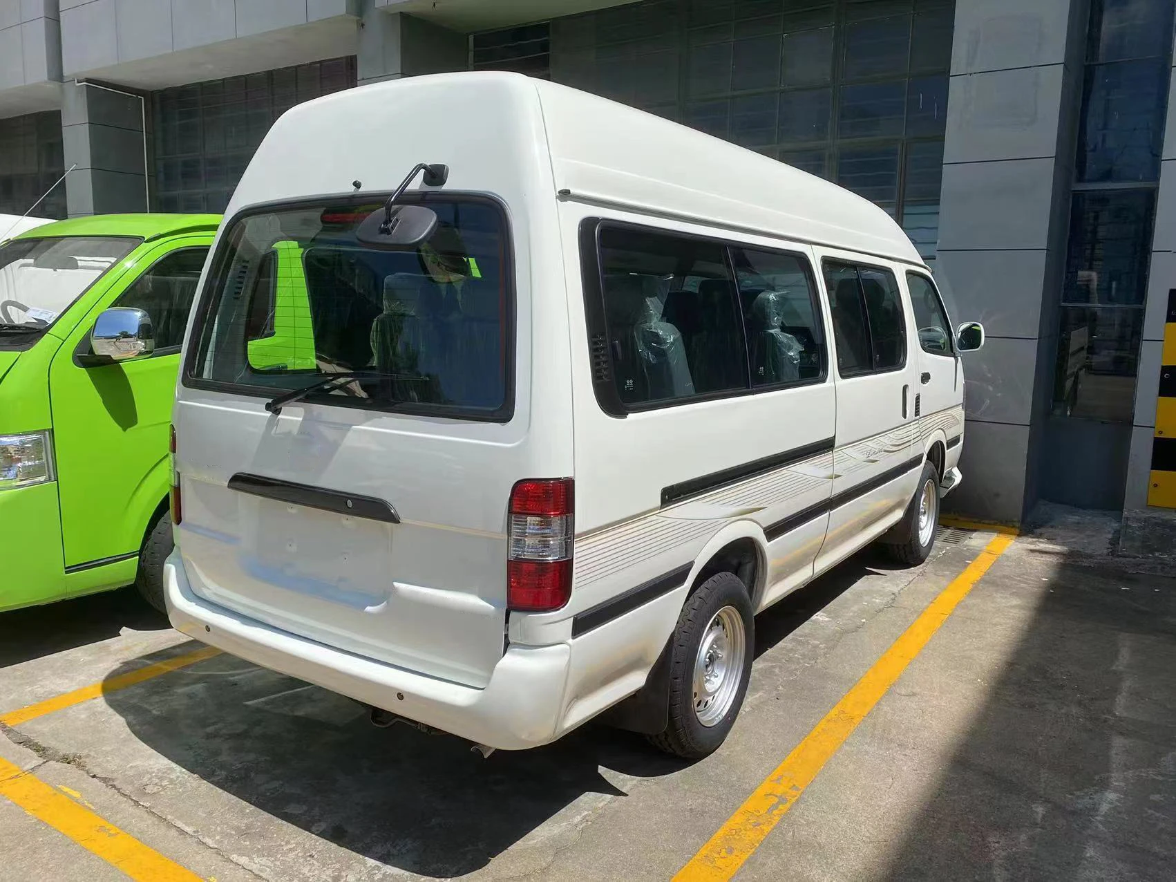 Stock New Mini Bus H100 9-17 Seats Mini Bus cheap Price Used Bus