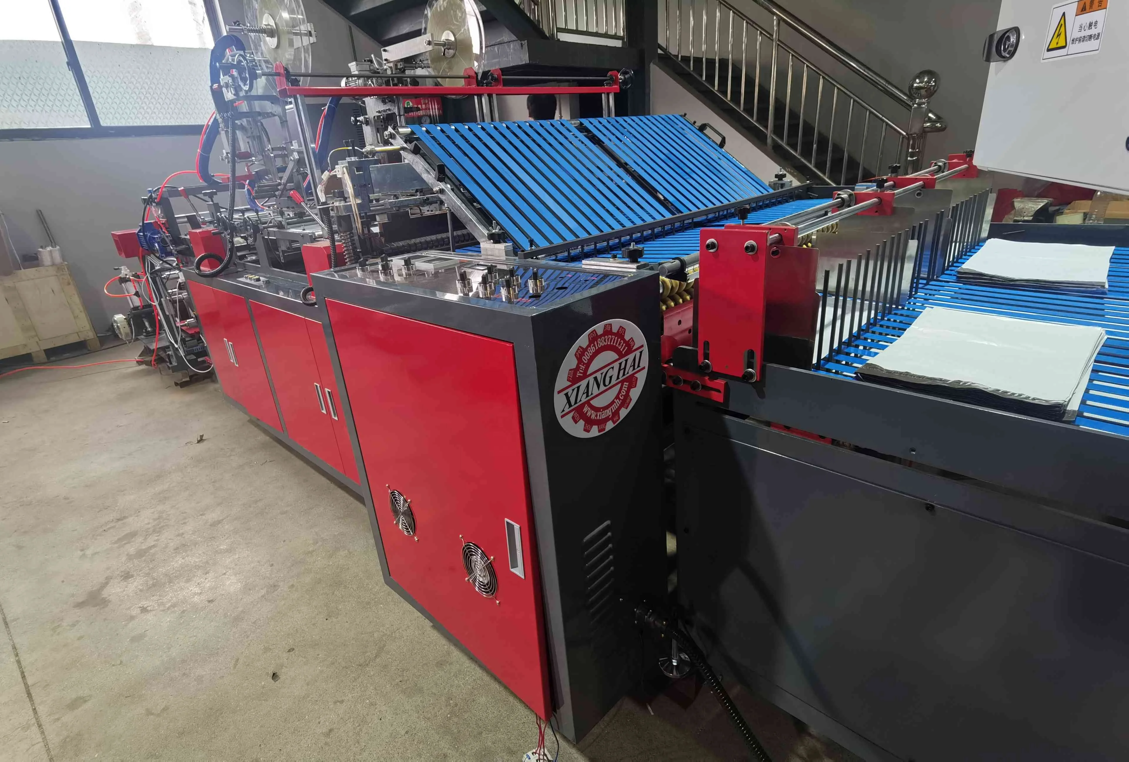 PE Poly Side Sealing Envelope Plastic Express Courier Mailer Bag Making Machine