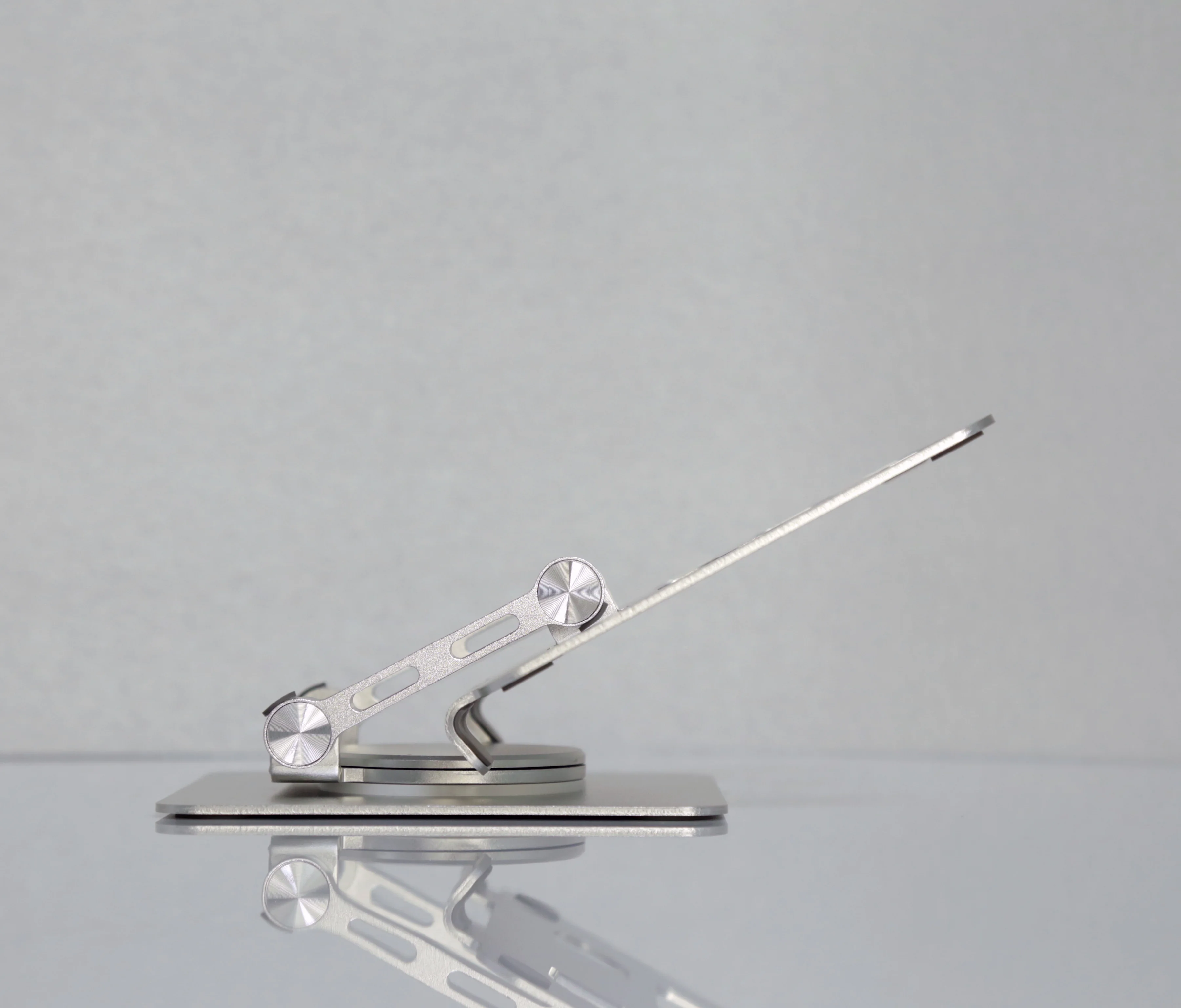 High Quality 360 Degrees Rotatable Ergonomic Laptop Riser Stand Tablet Pad Stand Laptop Holder Stand with Cooling