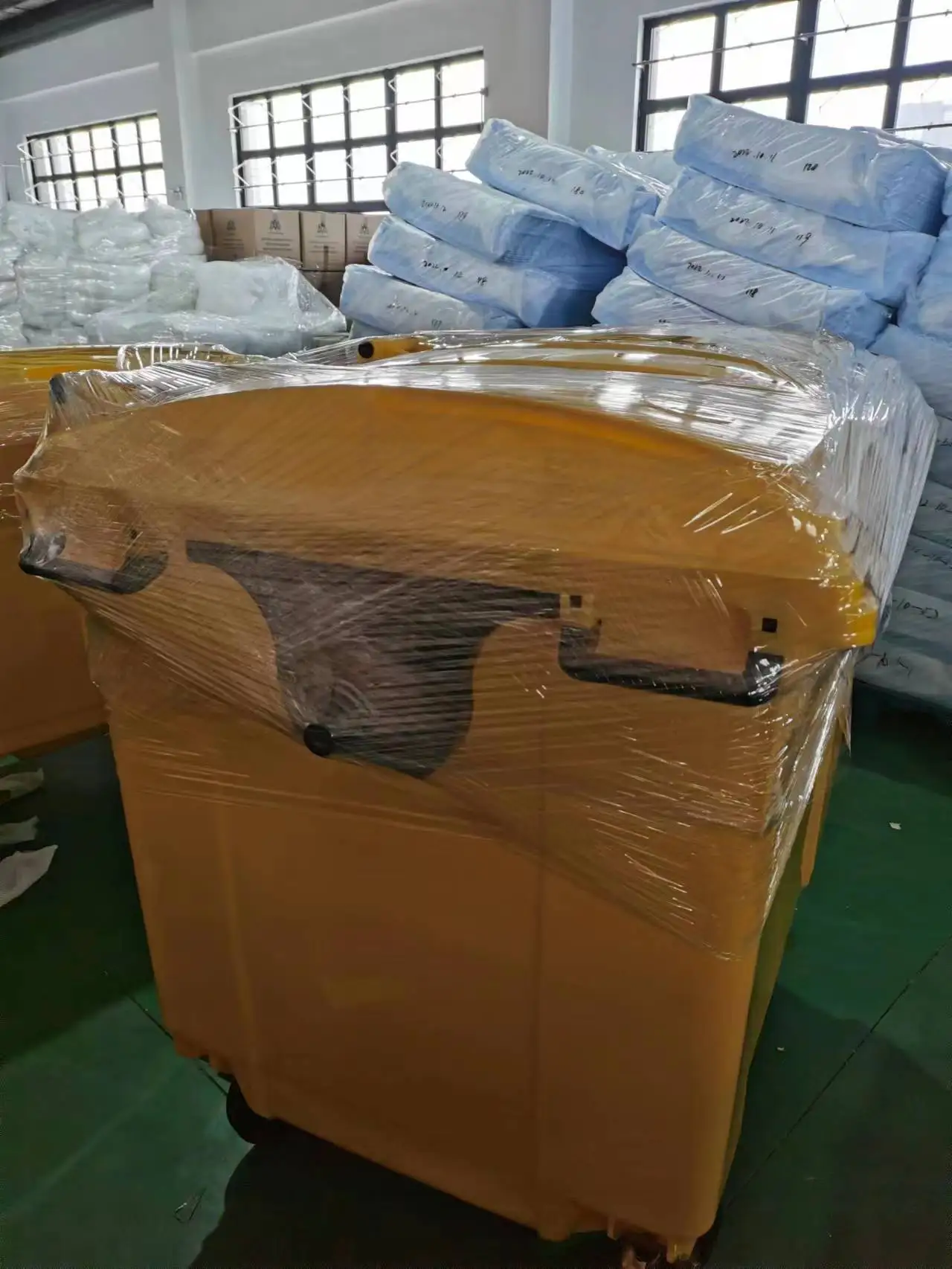 1110L Oil and fuel  wheeled spill kit  oil absorb pads oil absorbent spill kit  bin