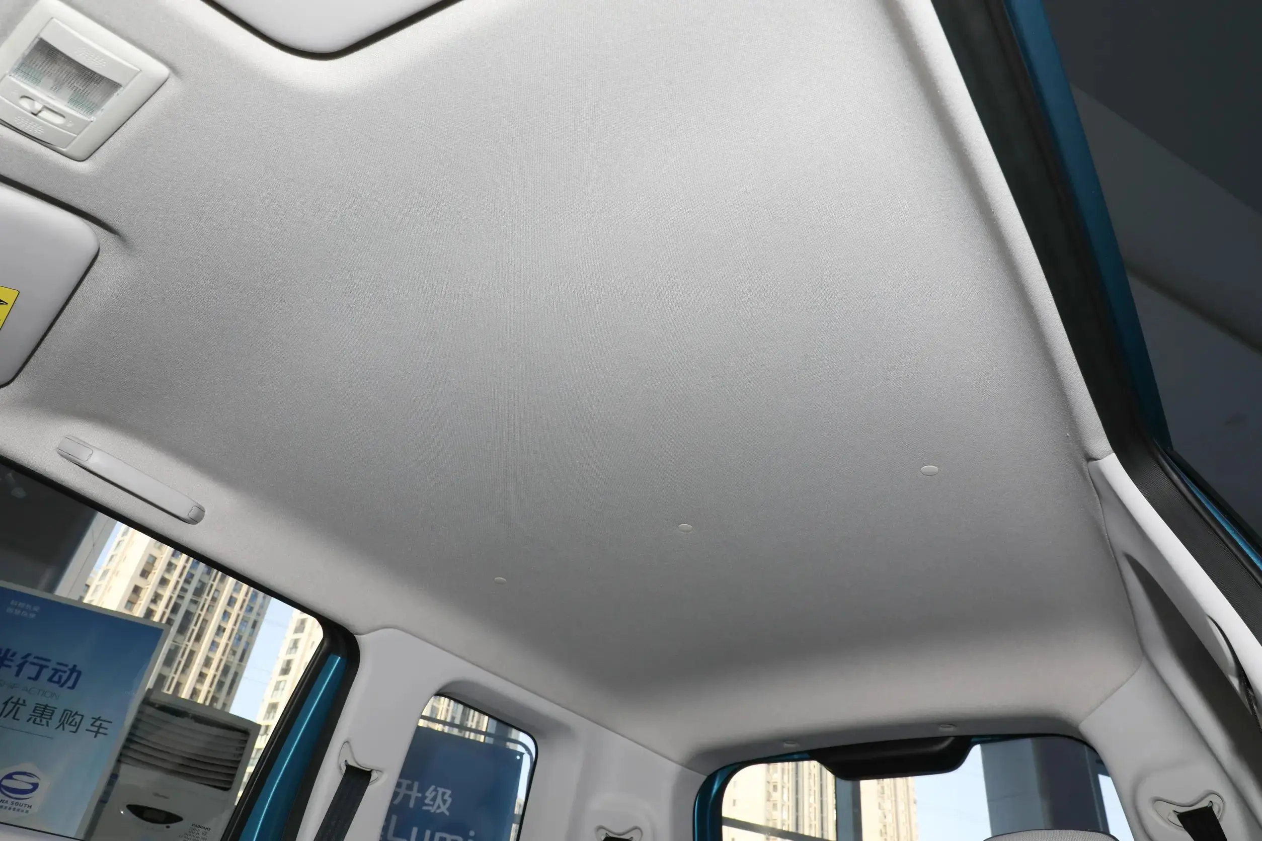 2024 Chinese cars changan lumi electric car 210km range new energy vehicles electric car adult