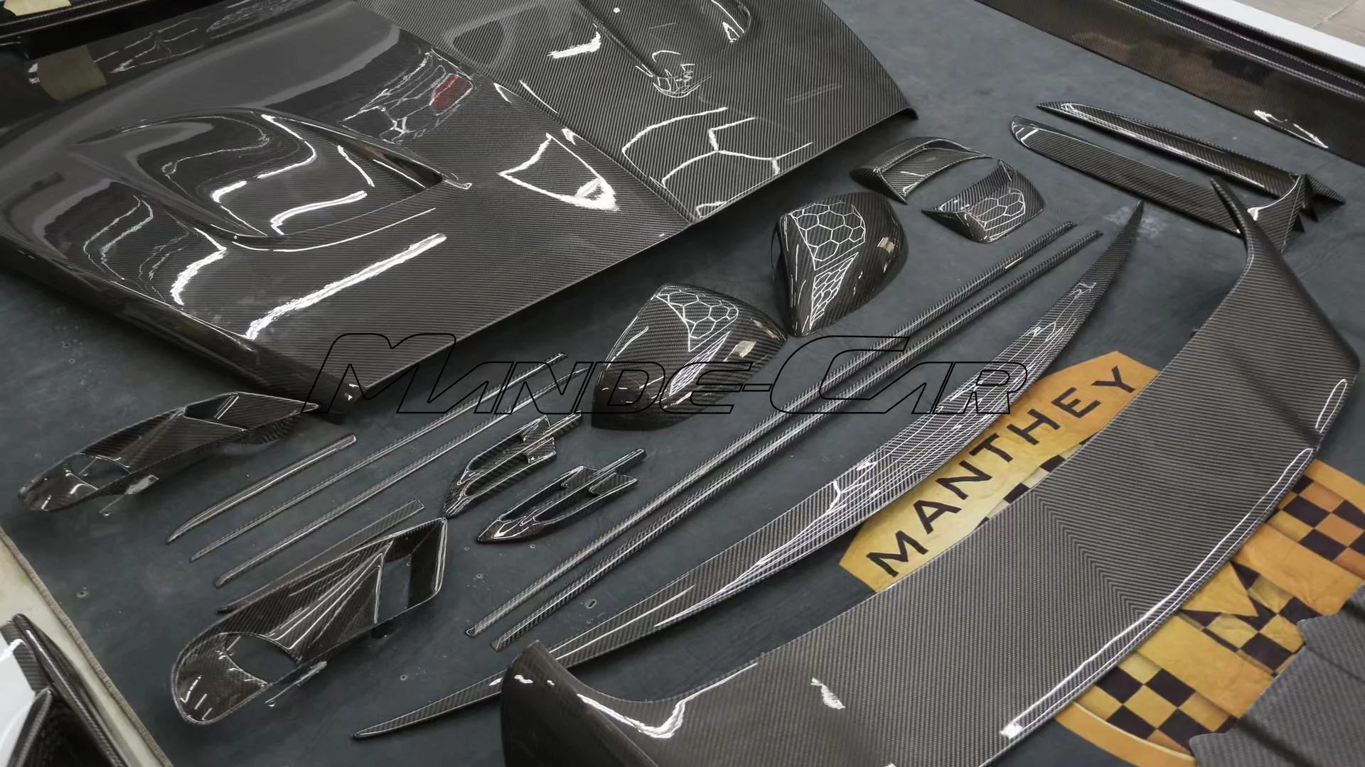 Wide May Style Carbon Fiber Mix Fiber Glass Car Bumpers Engine Hood Cover For Bentley Bentayga Body Kits Car Accessories