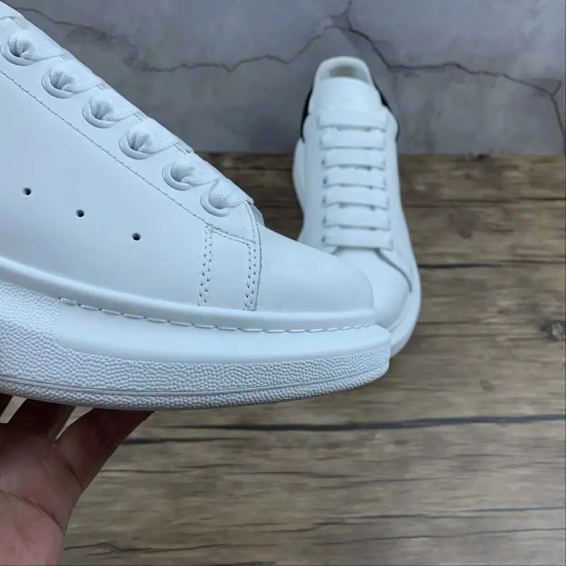 
2020 new brand factory fashion Alexandree Mcqueen men and women for kids sports basketball shoes for sneaker 