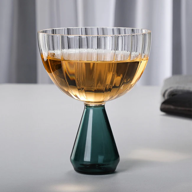Manufacturers hand blown high borosilicate glass red wine glass drinking cup vertical stripe cup